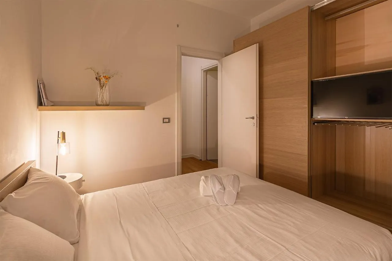 Santa Sofia Home Milan